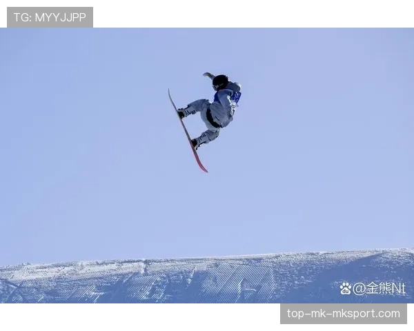顶级滑雪者的重心:他是如何通过侧刃切割改变轨迹的